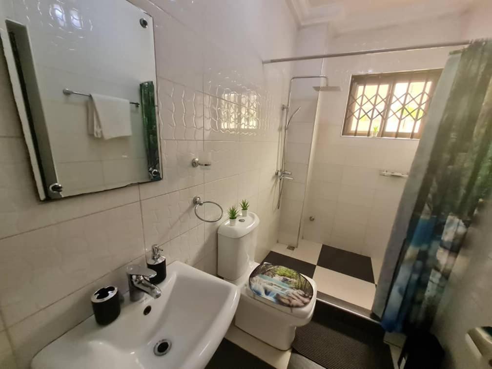 Nesta Barron -Home Away From Home North Legon Habitación foto