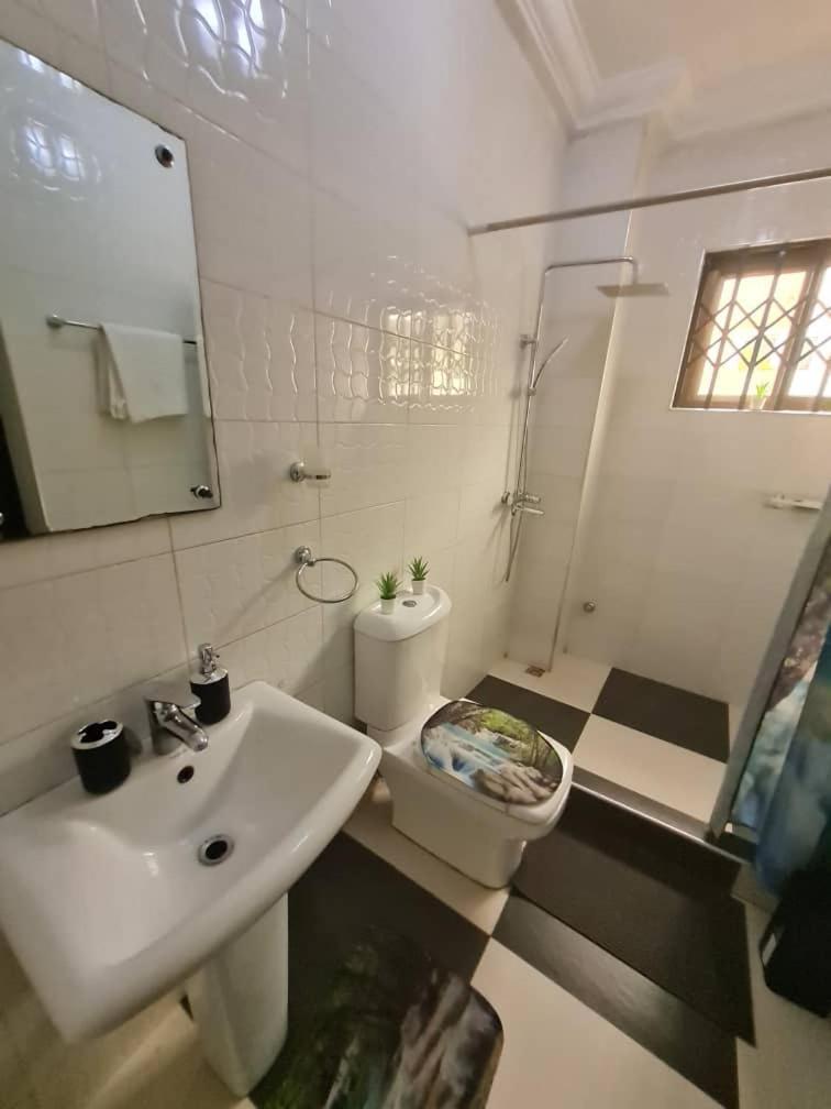 Nesta Barron -Home Away From Home North Legon Habitación foto